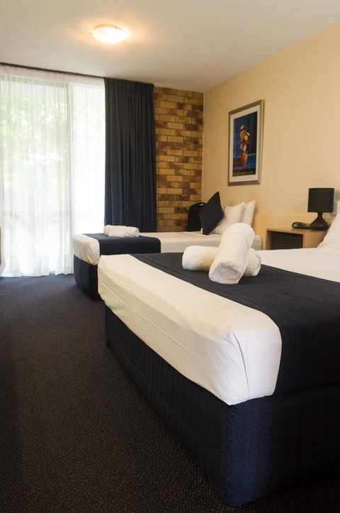 Lancaster Court Motel - Accommodation Rockhampton 3