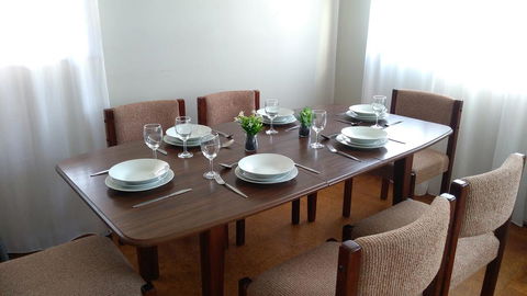 Large 5-Bedroom House With Wifi & Netflix Close To Taronga Western Plains Zoo - Accommodation Rockhampton 1