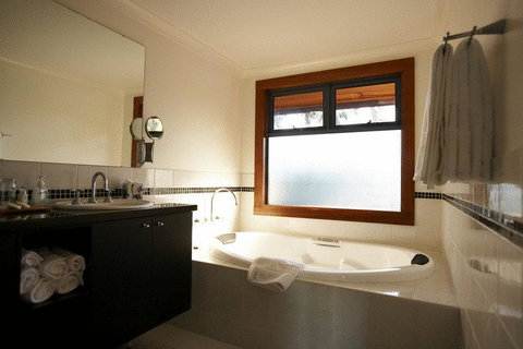 Lazy River Boutique Bed & Breakfast - Accommodation Rockhampton 2