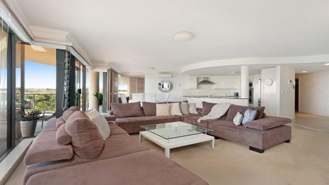 Le Point 702 - Luxury And Views! - Accommodation Rockhampton 1