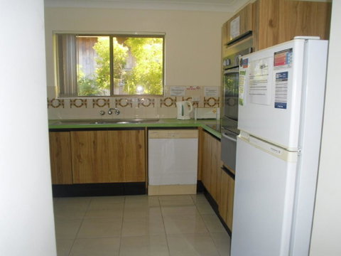 Light, Airy 1st Floor Unit - Marbrin Close, Bellara - Accommodation Rockhampton 1