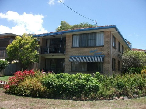 Light, Airy 1st Floor Unit - Marbrin Close, Bellara - Accommodation Rockhampton 0
