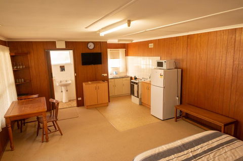 Limestone Cottage - Accommodation Rockhampton 2