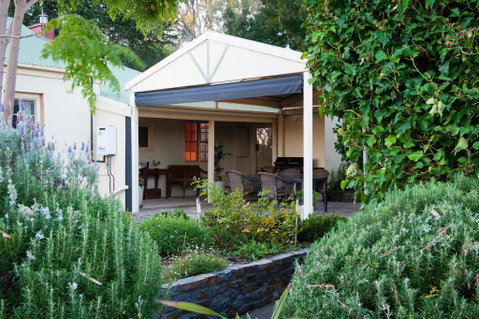 Linfield Cottage - Accommodation Rockhampton 0
