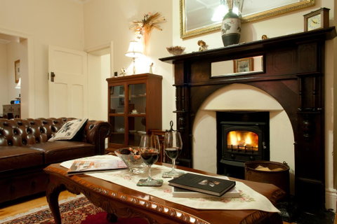Linfield Cottage - Accommodation Rockhampton 2
