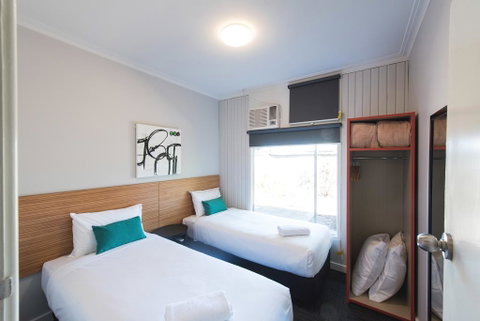 Links Hotel - Accommodation Rockhampton 0