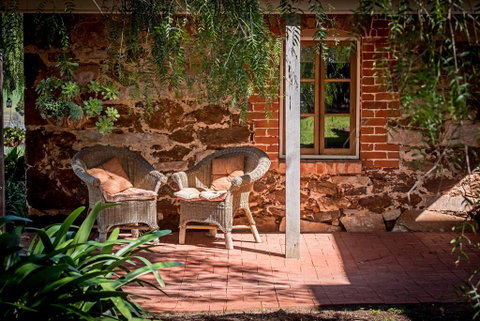 Lucy's Cottage - Accommodation Rockhampton 3