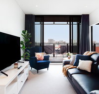 Luxe Apartment Five Minutes From Airport and City - Accommodation Rockhampton