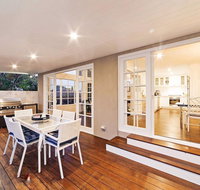 Luxurious Hampton Style 3 Bedroom House - Accommodation Rockhampton