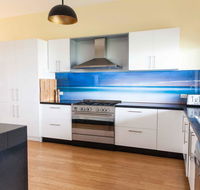 Luxurious Waterfront 10 minutes drive to Phillip Island sleeps 12 - Accommodation Rockhampton