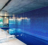 Luxury 2BR Yarra River Views WIFI-Netflix-Pool-Gym - Accommodation Rockhampton