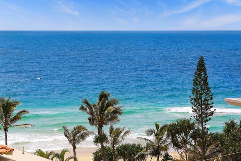 Luxury Beachside Apartment - Accommodation Rockhampton 2