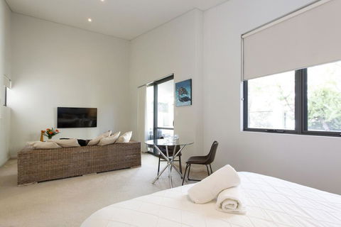 Luxury Modern Escapia - Accommodation Rockhampton 2