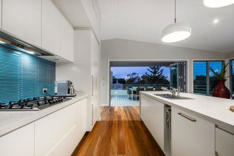 Luxury Tropical Haven - Pacific Avenue, Sunshine Beach - Accommodation Rockhampton 2