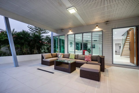 Luxury Tropical Haven - Pacific Avenue, Sunshine Beach - Accommodation Rockhampton 3