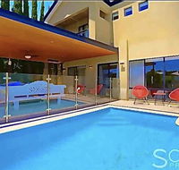LUXURY VILLA W POOL  SPAS - Accommodation Rockhampton