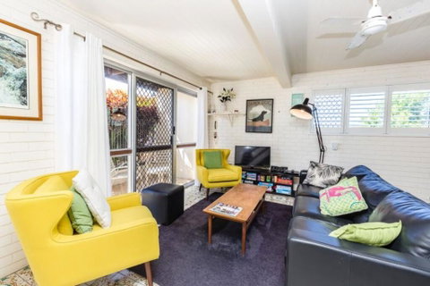 Lyrona - 3/35 Avocet Parade - Accommodation Rockhampton 1