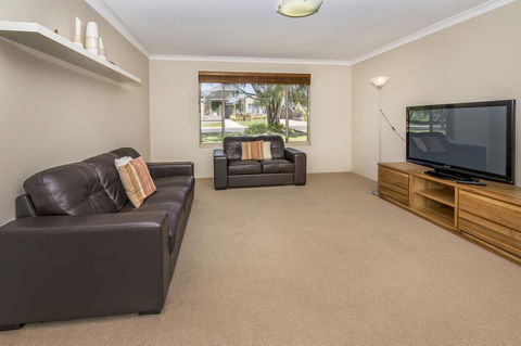 Macs Manor - Accommodation Rockhampton 3