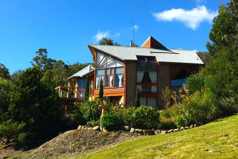MAGICAL MOUNTAIN RETREAT - 20 Mins To CBD And Only 10 To MONA! - Accommodation Rockhampton 3