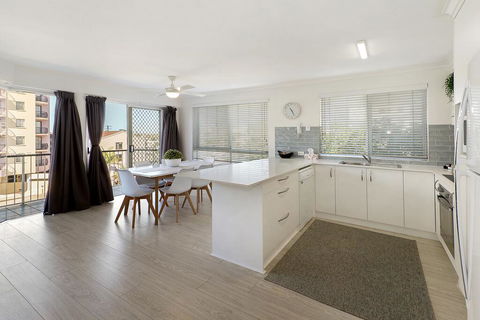 MAINSAIL8- MOOLOOLABA BEACH - Accommodation Rockhampton 2