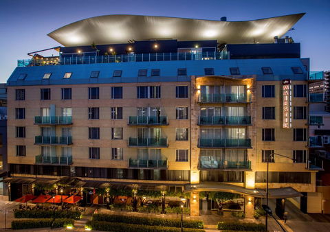 Majestic Roof Garden Hotel - Accommodation Rockhampton 2