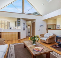 Malda's Retreat - air-con fireplace  outdoor spa - Accommodation Rockhampton