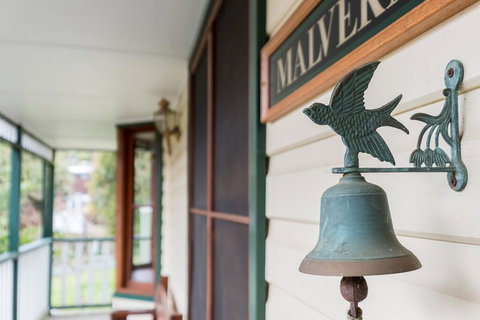 Malvern Mountain Retreat & Pets Welcome - Accommodation Rockhampton 2