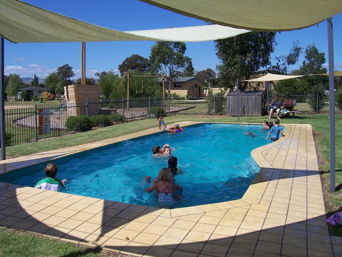 Mansfield Holiday Park - Accommodation Rockhampton 0