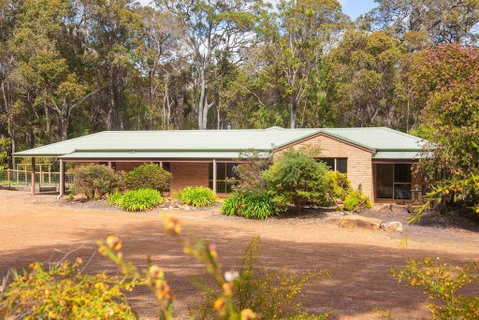 Mansfield Retreat - Accommodation Rockhampton 0
