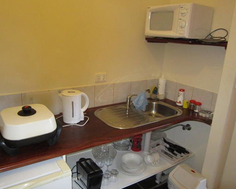 Marri Lodge - Accommodation Rockhampton 2