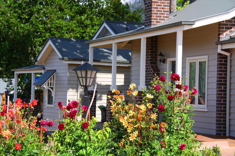 Marysville Garden Cottages - Accommodation Rockhampton 0