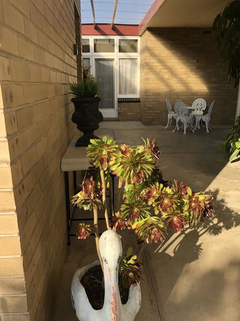 Maudie Bells - Accommodation Rockhampton 2