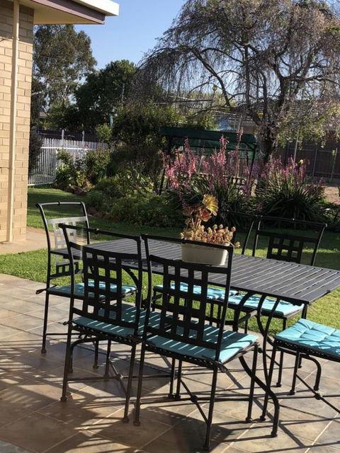 Maudie Bells - Accommodation Rockhampton 3
