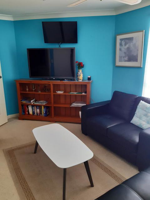 Maxs Beachside Villa - Accommodation Rockhampton 3