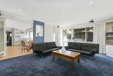 McCrae On The Beach - Right On The Magnificent Beach - Accommodation Rockhampton 3