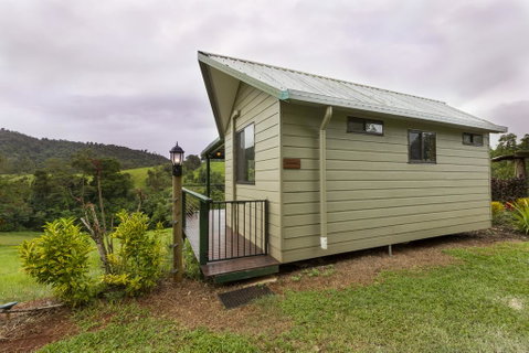Mena Creek Flower House - Accommodation Rockhampton 0