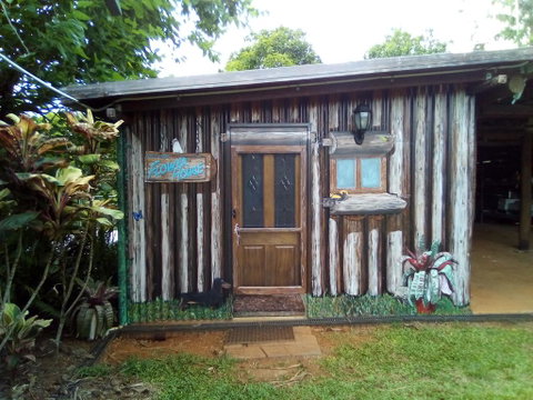 Mena Creek Flower House - Accommodation Rockhampton 1