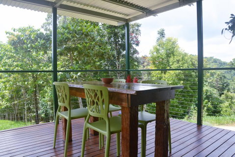 Mena Creek Flower House - Accommodation Rockhampton 2