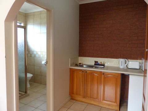 Meramie Motor Inn - Accommodation Rockhampton 1