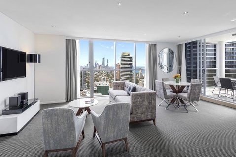 Meriton Suites Broadbeach - Accommodation Rockhampton 1