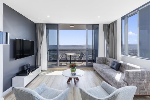 Meriton Suites Southport - Accommodation Rockhampton 0