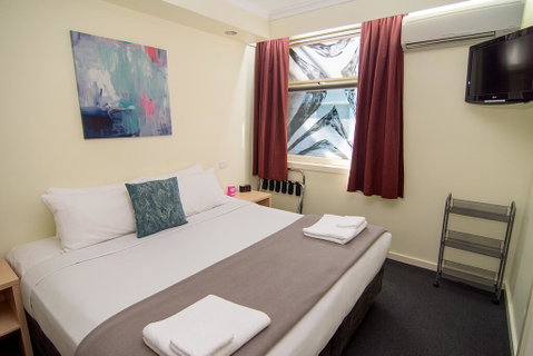 Miami Hotel Melbourne - Accommodation Rockhampton 1