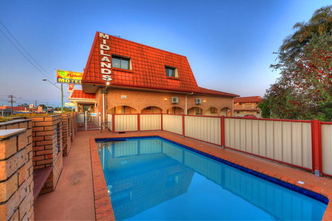 Midlands Motel - Accommodation Rockhampton 1