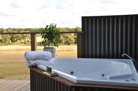 Mile End Glamping Pty Ltd - Accommodation Rockhampton 1