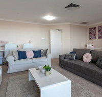 Milsons Point Apartment with Harbour Bridge Views - Accommodation Rockhampton