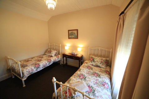 Miss Mabel Cottage - Accommodation Rockhampton 3