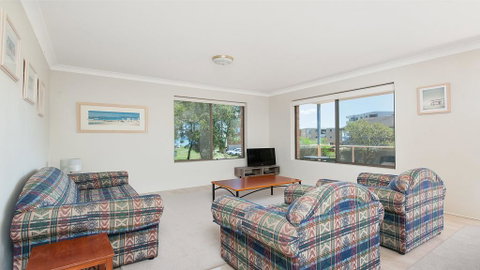 Mistral Close, Misthaven, 01, 12 - Accommodation Rockhampton 1