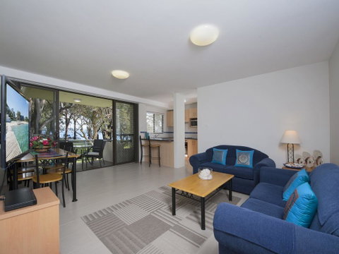 Mistral Close, Mistral Court, Unit 08, 17 - Accommodation Rockhampton 1