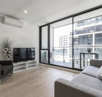 Modern  Bright 2BR Apt- Parking WIFI Pool  Gym - Accommodation Rockhampton