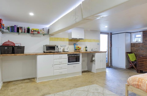 Modern & Homely Comfort - Accommodation Rockhampton 3